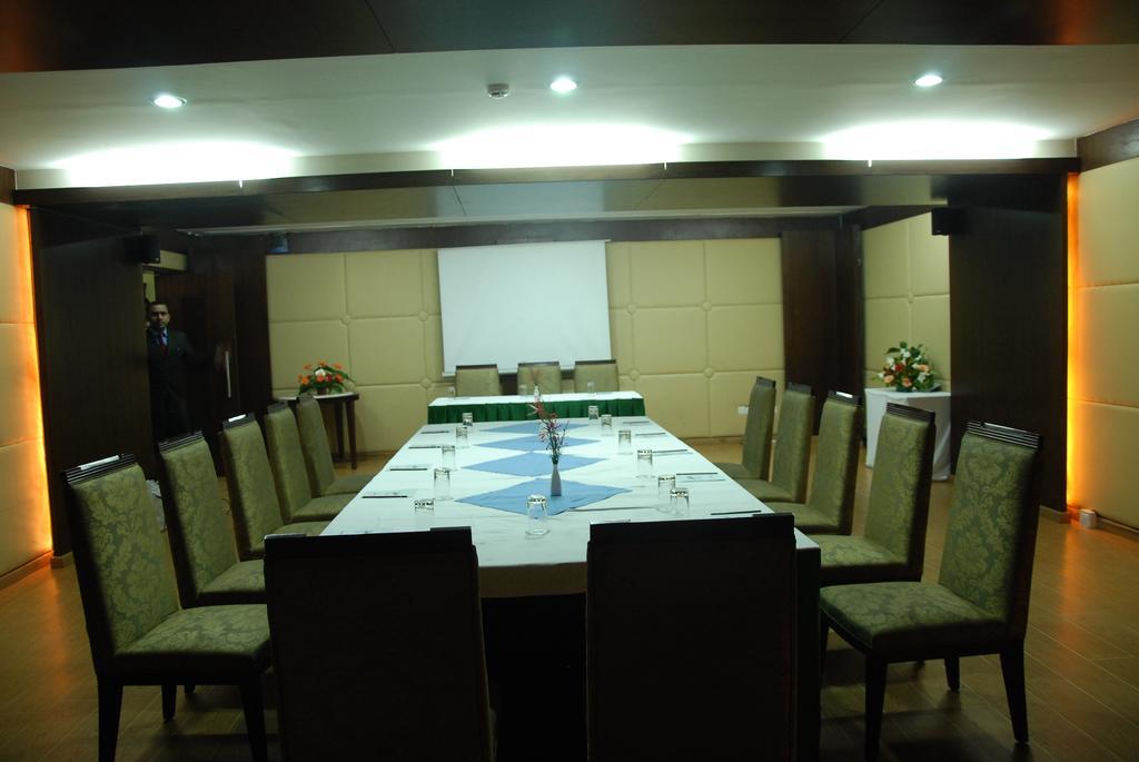 Ashok Hotel 4*